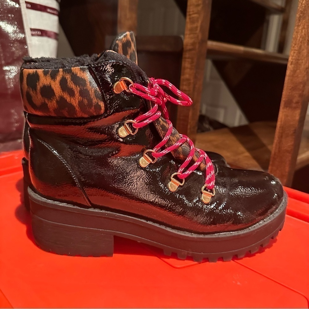 Call It Spring Black Platform Hiking Boots Size 8 - Picture 2 of 6